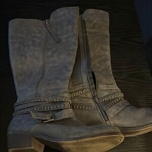 Gray Knee-High Boots with Chain Detail